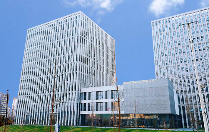 北京五美众合解读：2025年跨境进出口贸易政策调整对海外货源采购的影响
